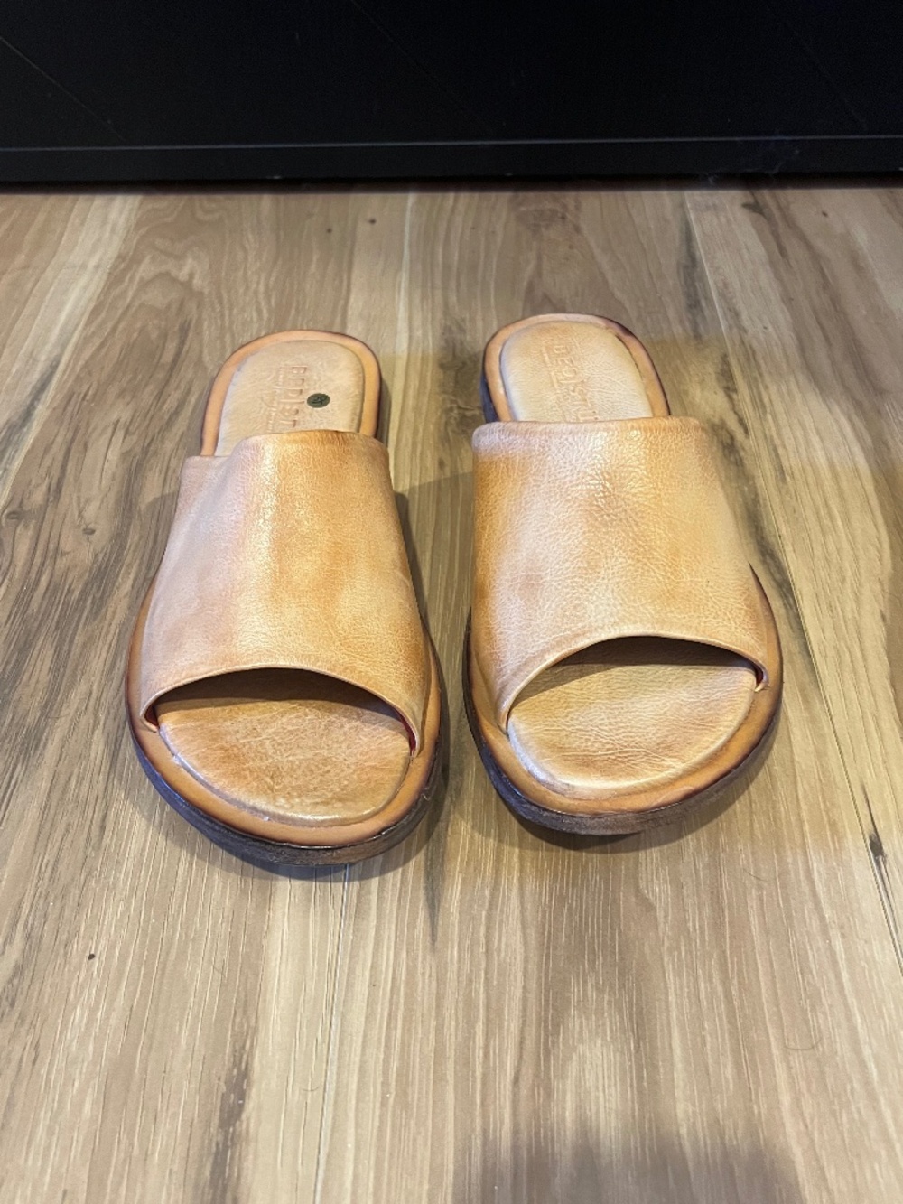 BedStu Kate Rustic Sandal- Bone Rustic-Size 9-Like New